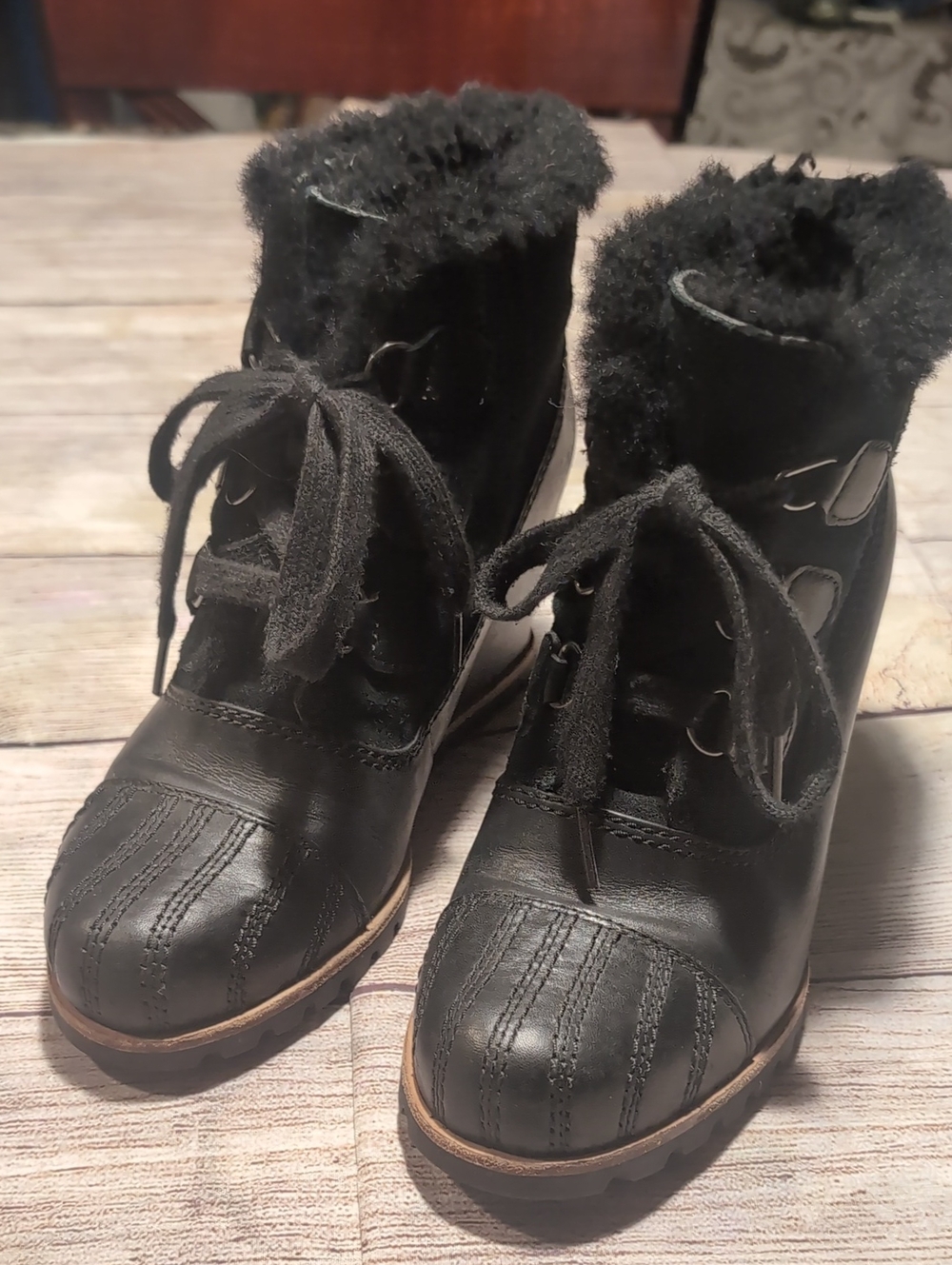 UGG Women's Alasdiair Black Leather & Suede Lace Up Wedge Bootie Size 6.5